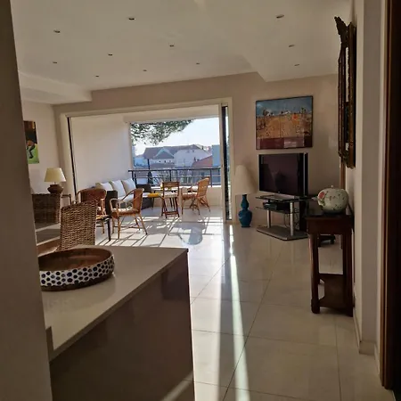 Grand 3 Quartier Pinede Juan *