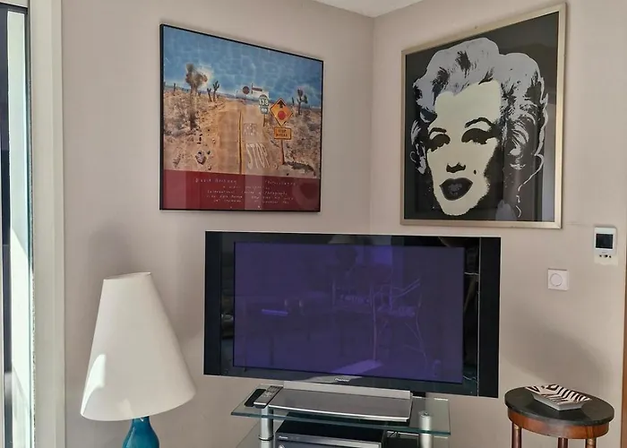 Grand 3 Quartier Pinede Juan Apartment