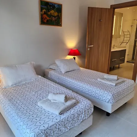 Grand 3 Quartier Pinede Juan *