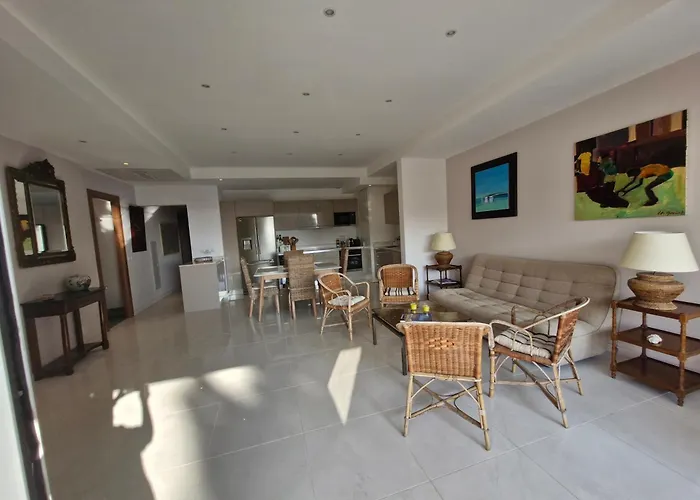 Grand 3 Quartier Pinede Juan